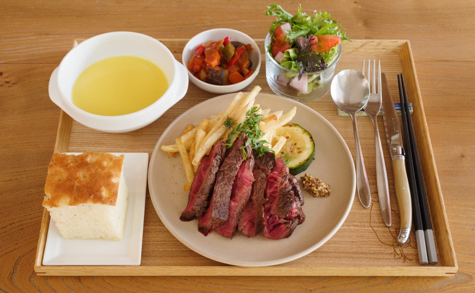 画像:牛ハラミステーキ定食